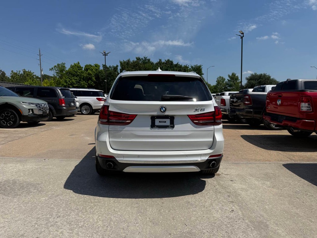 BMW X5 Vehicle Full-screen Gallery Image 38