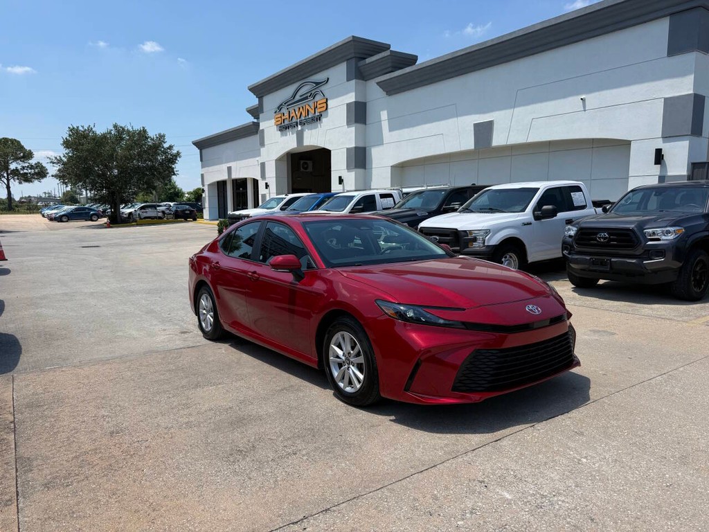 Toyota Camry Vehicle Full-screen Gallery Image 02