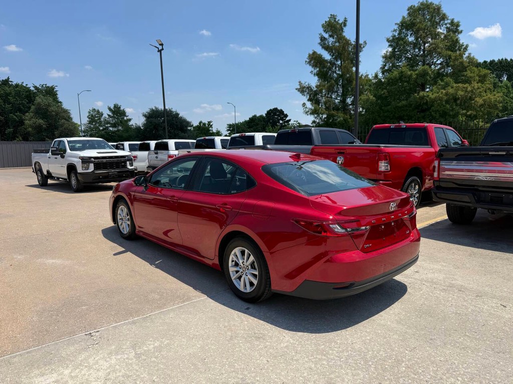 Toyota Camry Vehicle Full-screen Gallery Image 04