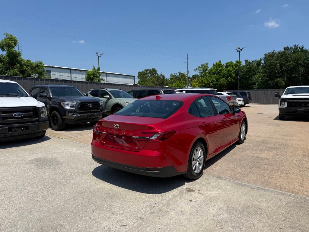 Toyota Camry Vehicle Full-screen Gallery Image 05