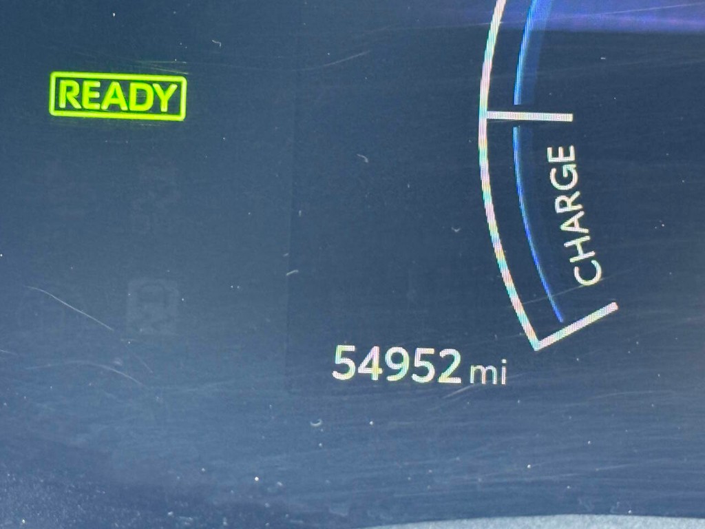Toyota Camry Vehicle Full-screen Gallery Image 29