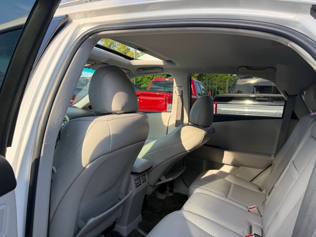 Lexus RX 350 Vehicle Full-screen Gallery Image 12