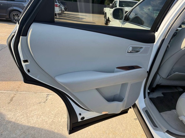 Lexus RX 350 Vehicle Full-screen Gallery Image 14