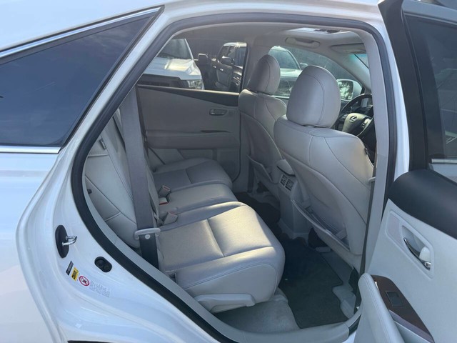 Lexus RX 350 Vehicle Full-screen Gallery Image 15