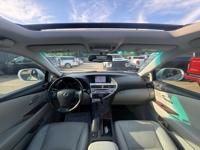 Lexus RX 350 Vehicle Full-screen Gallery Image 18