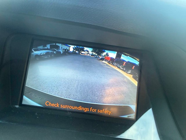 Lexus RX 350 Vehicle Full-screen Gallery Image 26