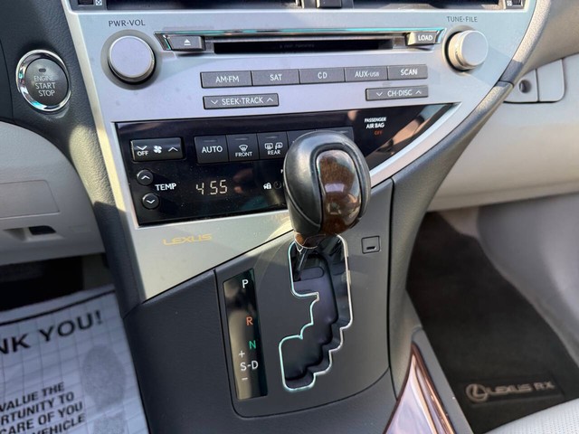 Lexus RX 350 Vehicle Full-screen Gallery Image 28