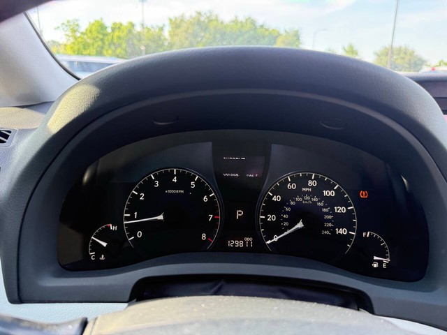 Lexus RX 350 Vehicle Full-screen Gallery Image 32