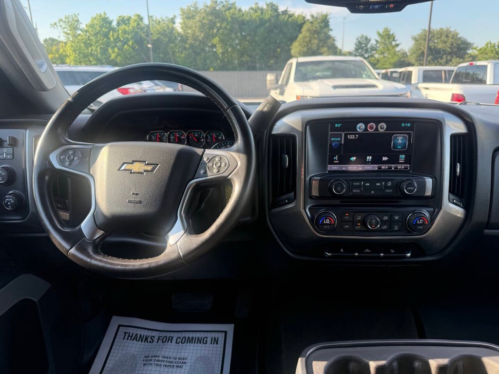 Chevrolet Silverado 2500HD Vehicle Full-screen Gallery Image 21