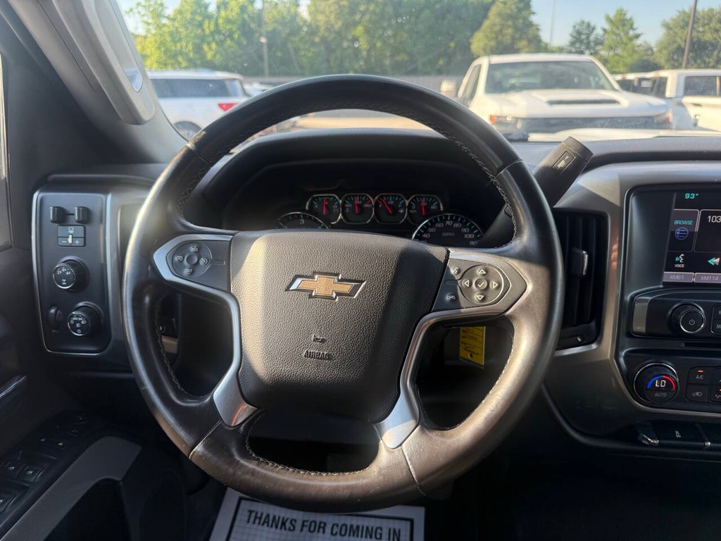 Chevrolet Silverado 2500HD Vehicle Full-screen Gallery Image 22