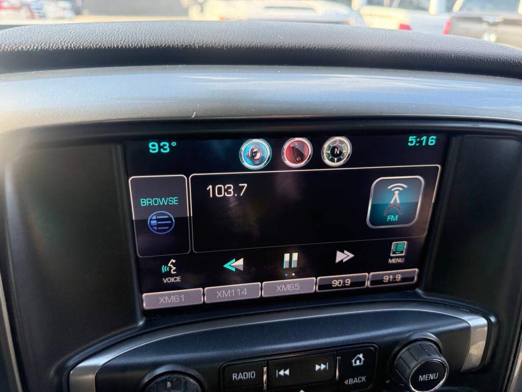 Chevrolet Silverado 2500HD Vehicle Full-screen Gallery Image 26