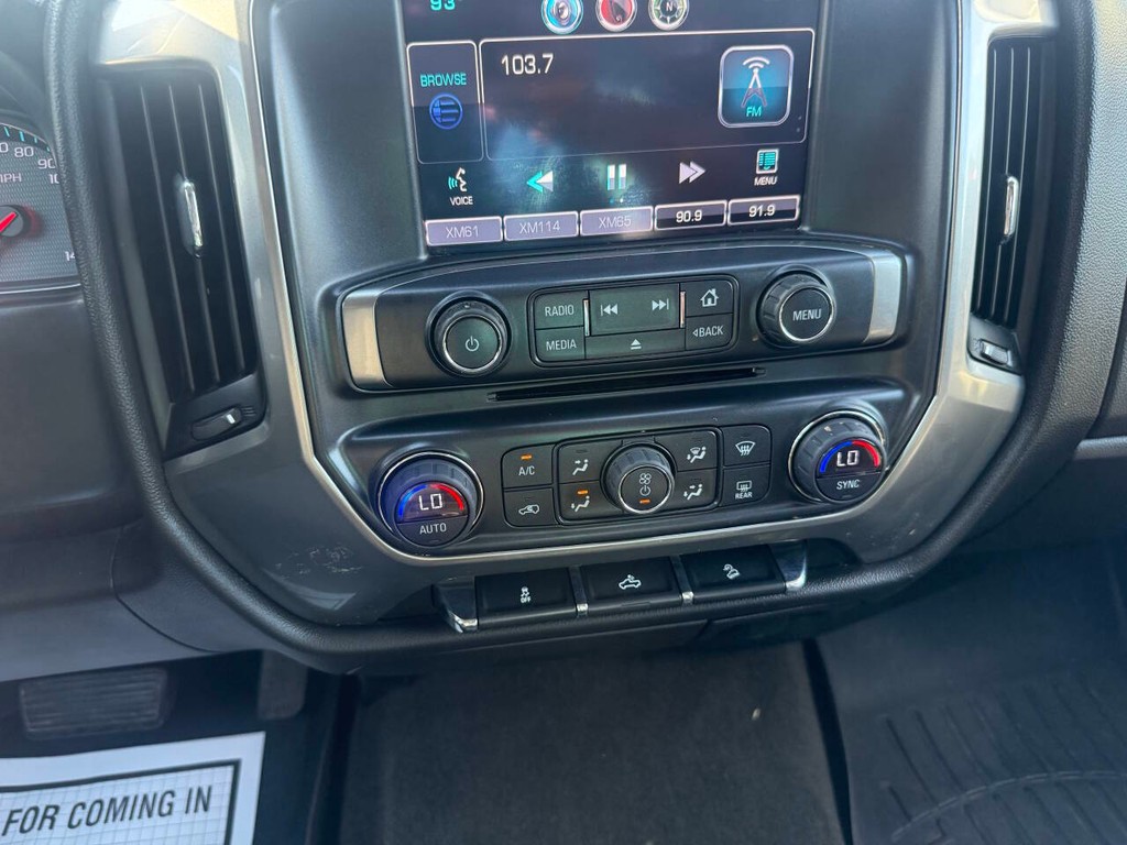 Chevrolet Silverado 2500HD Vehicle Full-screen Gallery Image 27