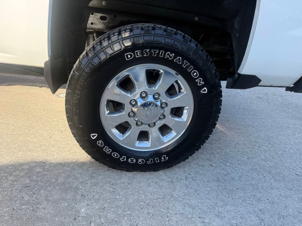 Chevrolet Silverado 2500HD Vehicle Full-screen Gallery Image 34