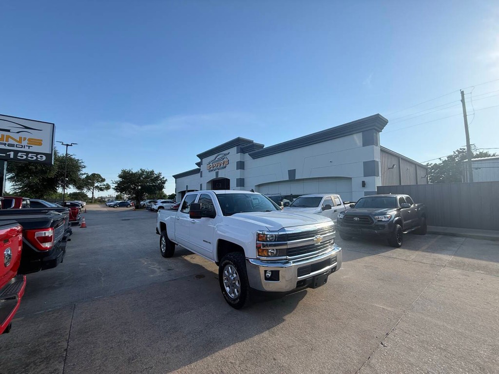 Chevrolet Silverado 2500HD Vehicle Full-screen Gallery Image 43