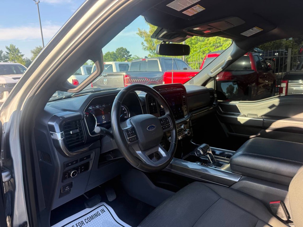 Ford F-150 Vehicle Full-screen Gallery Image 06