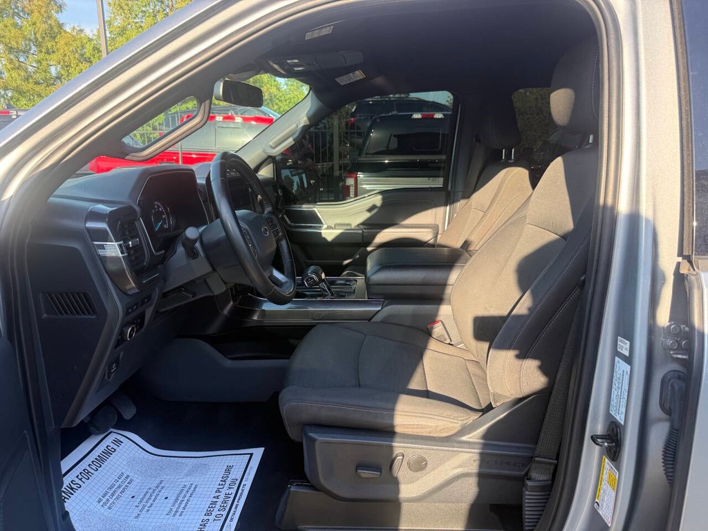 Ford F-150 Vehicle Full-screen Gallery Image 07