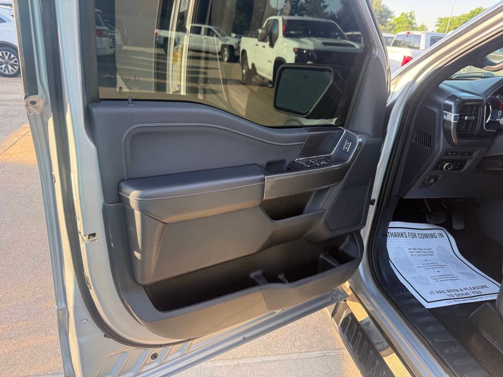 Ford F-150 Vehicle Full-screen Gallery Image 08