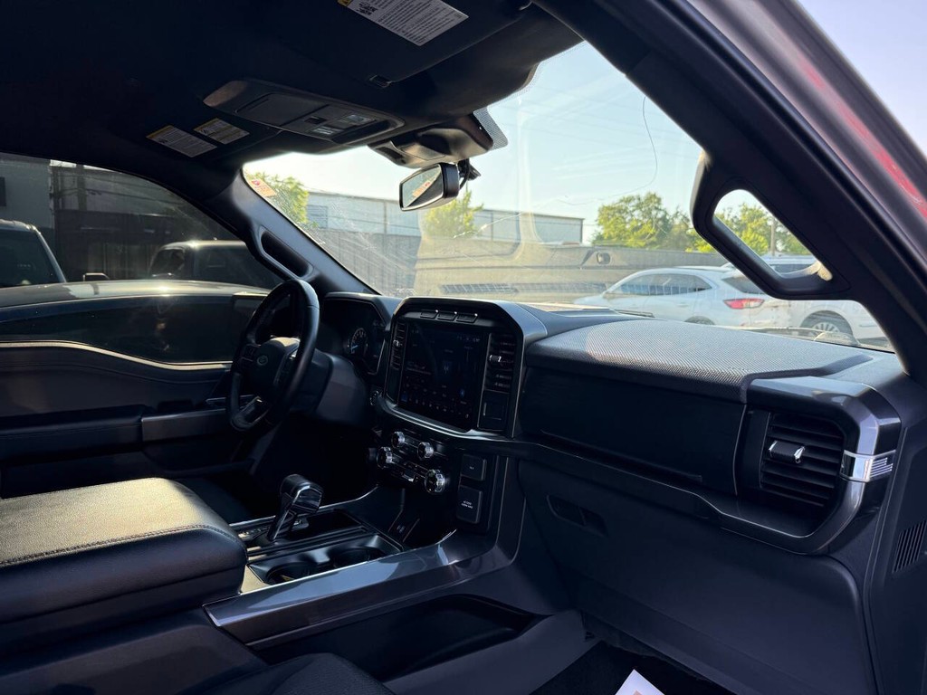 Ford F-150 Vehicle Full-screen Gallery Image 09