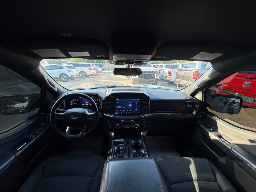 Ford F-150 Vehicle Full-screen Gallery Image 18