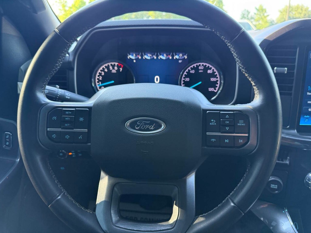 Ford F-150 Vehicle Full-screen Gallery Image 23