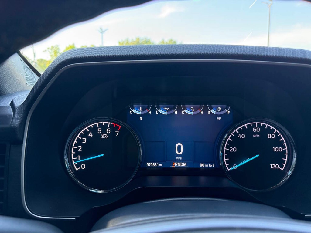 Ford F-150 Vehicle Full-screen Gallery Image 31