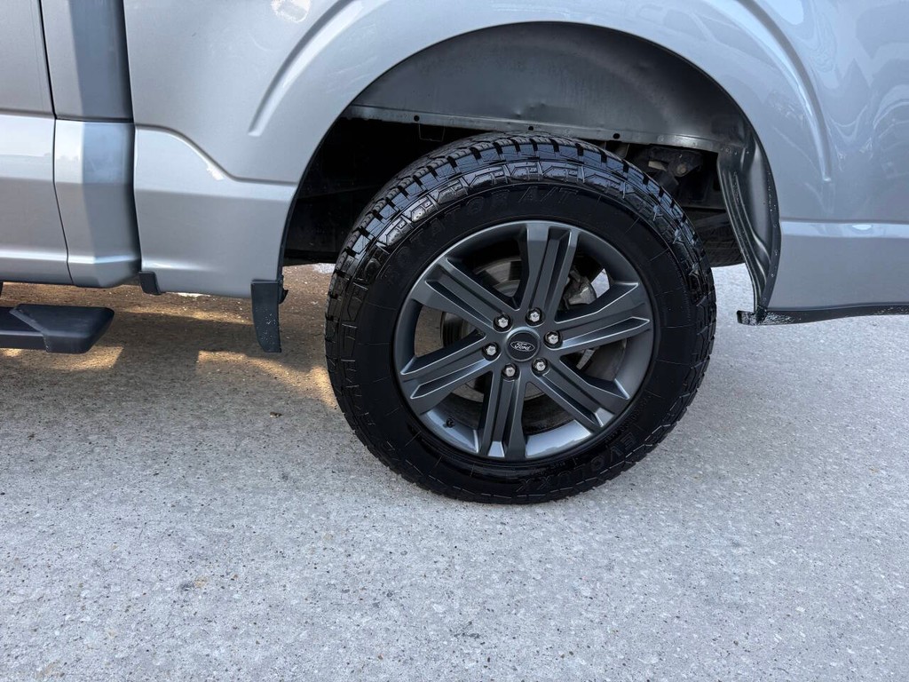Ford F-150 Vehicle Full-screen Gallery Image 35