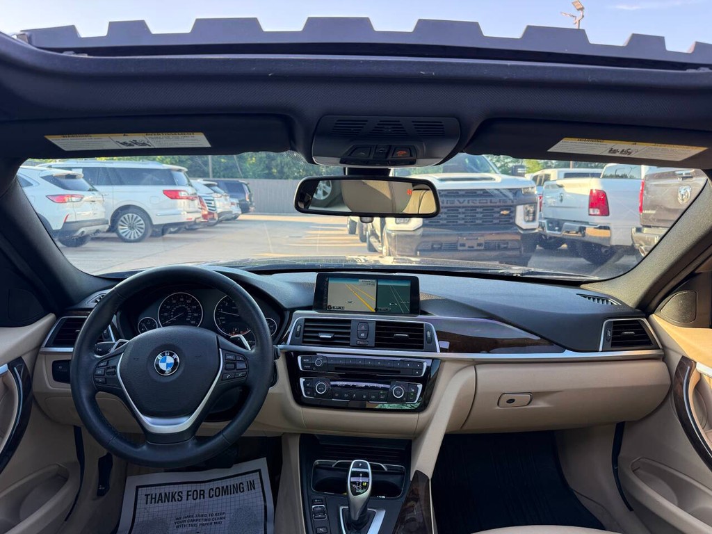 BMW 3 Series Vehicle Full-screen Gallery Image 14