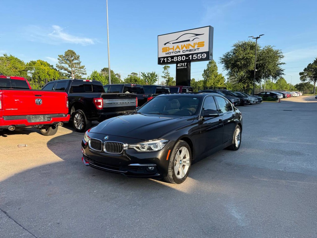 BMW 3 Series Vehicle Full-screen Gallery Image 38