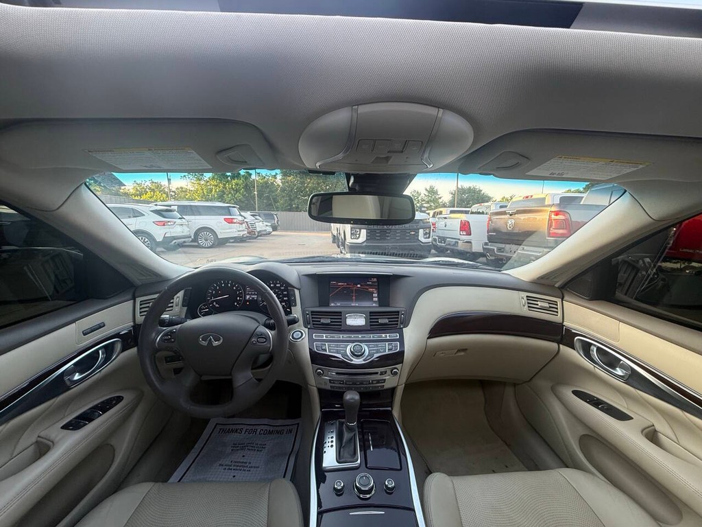 INFINITI M37 Vehicle Full-screen Gallery Image 18