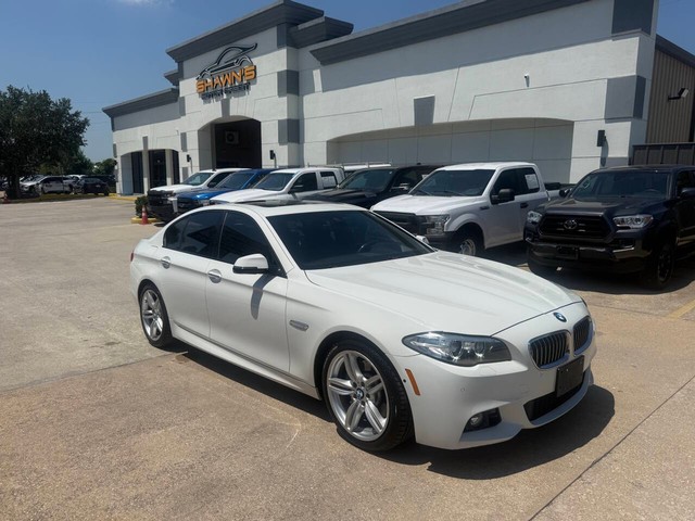 BMW 5 Series Vehicle Full-screen Gallery Image 02