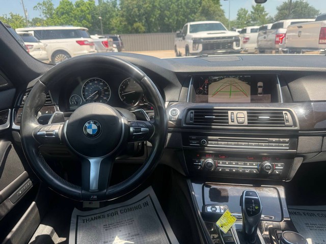 BMW 5 Series Vehicle Full-screen Gallery Image 21