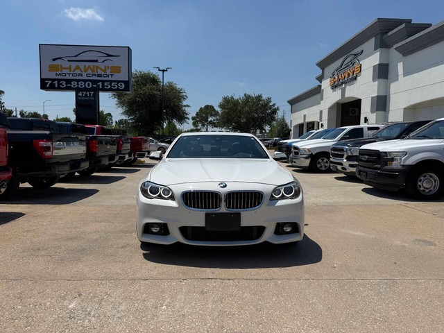 BMW 5 Series Vehicle Full-screen Gallery Image 41