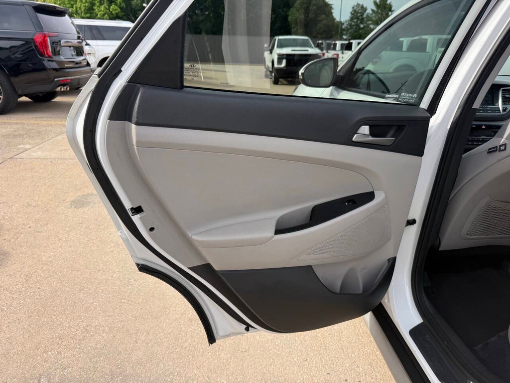 Hyundai Tucson Vehicle Full-screen Gallery Image 14