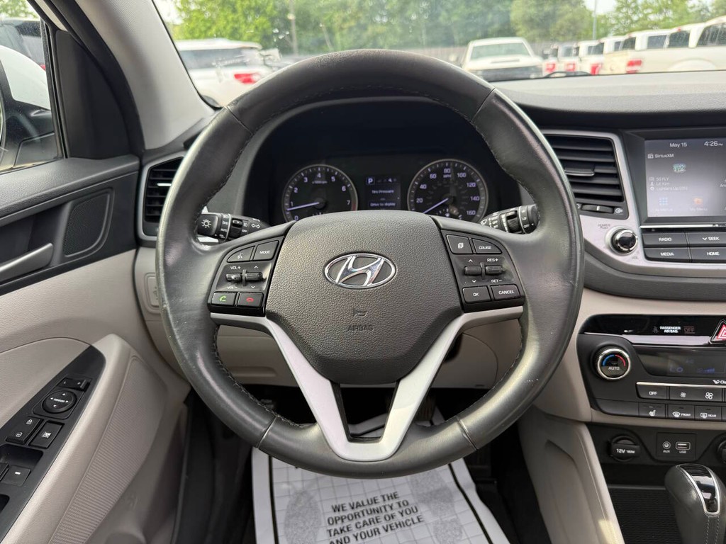 Hyundai Tucson Vehicle Full-screen Gallery Image 22