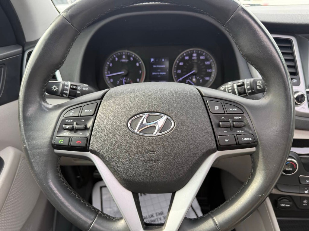Hyundai Tucson Vehicle Full-screen Gallery Image 23