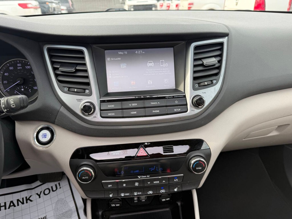 Hyundai Tucson Vehicle Full-screen Gallery Image 24