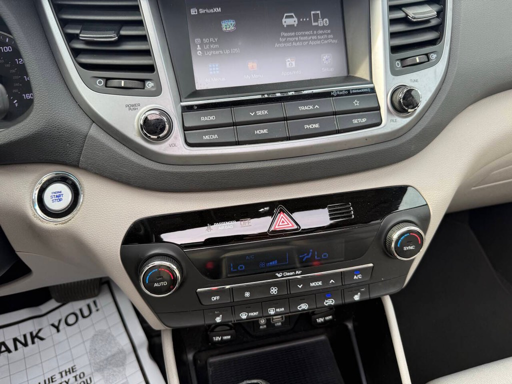 Hyundai Tucson Vehicle Full-screen Gallery Image 28