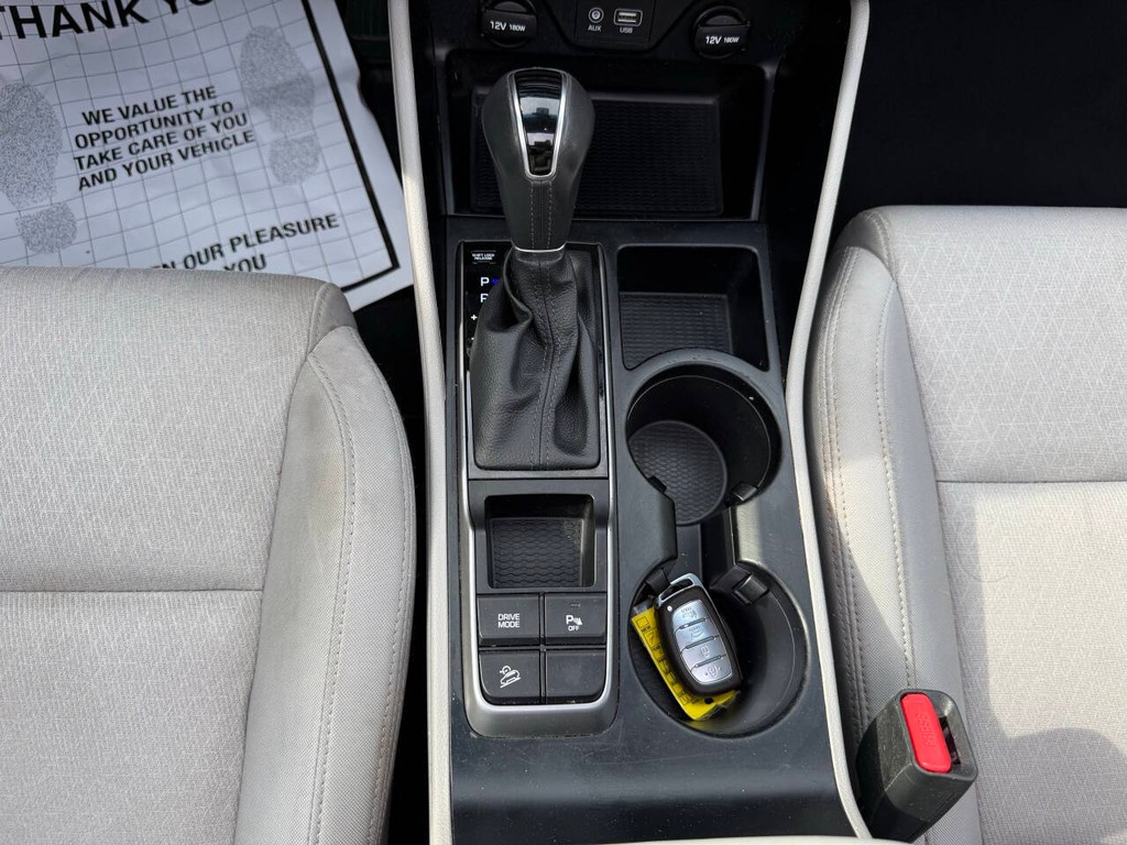 Hyundai Tucson Vehicle Full-screen Gallery Image 30