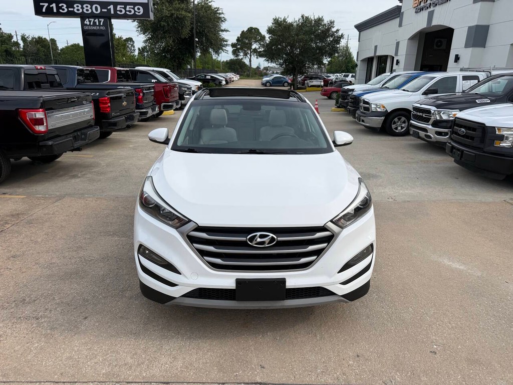 Hyundai Tucson Vehicle Full-screen Gallery Image 41