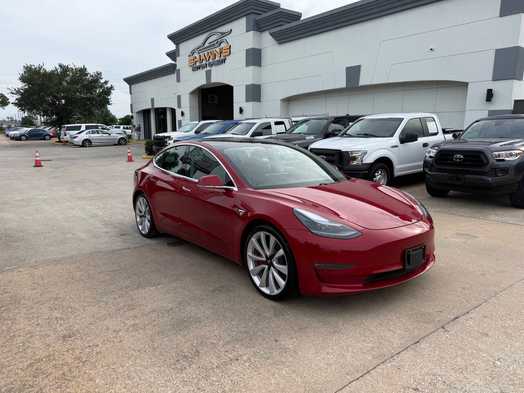 Tesla Model 3 Vehicle Full-screen Gallery Image 02