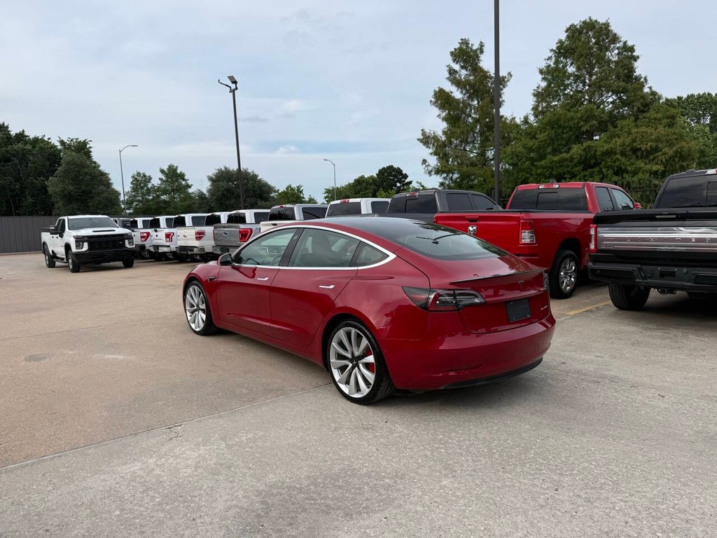 Tesla Model 3 Vehicle Full-screen Gallery Image 04