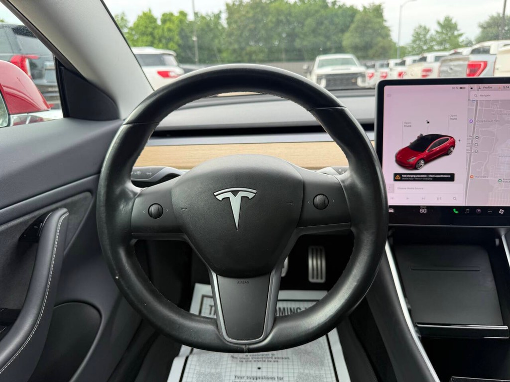 Tesla Model 3 Vehicle Full-screen Gallery Image 22