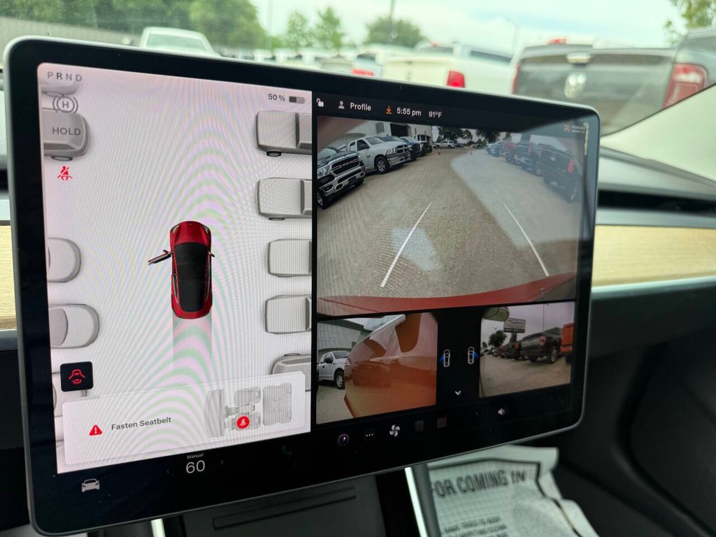 Tesla Model 3 Vehicle Full-screen Gallery Image 28