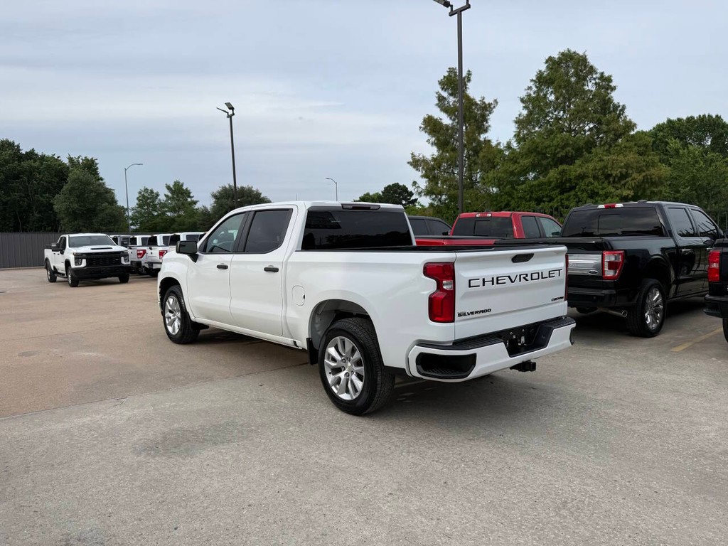 Chevrolet Silverado 1500 Limited Vehicle Full-screen Gallery Image 04