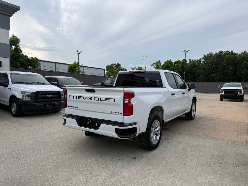Chevrolet Silverado 1500 Limited Vehicle Full-screen Gallery Image 05