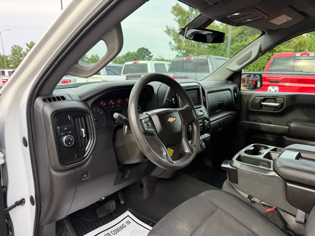 Chevrolet Silverado 1500 Limited Vehicle Full-screen Gallery Image 06