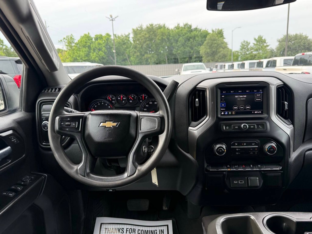 Chevrolet Silverado 1500 Limited Vehicle Full-screen Gallery Image 21