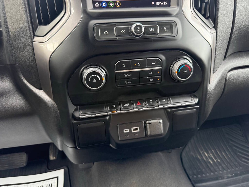 Chevrolet Silverado 1500 Limited Vehicle Full-screen Gallery Image 27