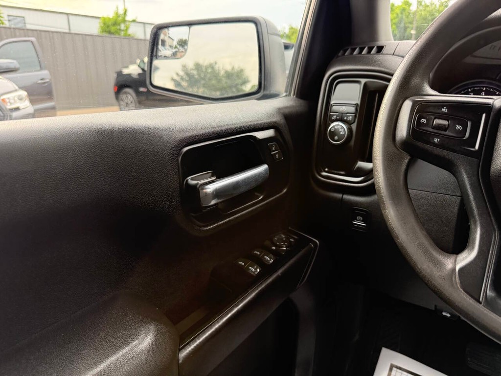 Chevrolet Silverado 1500 Limited Vehicle Full-screen Gallery Image 29