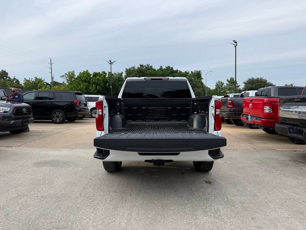 Chevrolet Silverado 1500 Limited Vehicle Full-screen Gallery Image 34